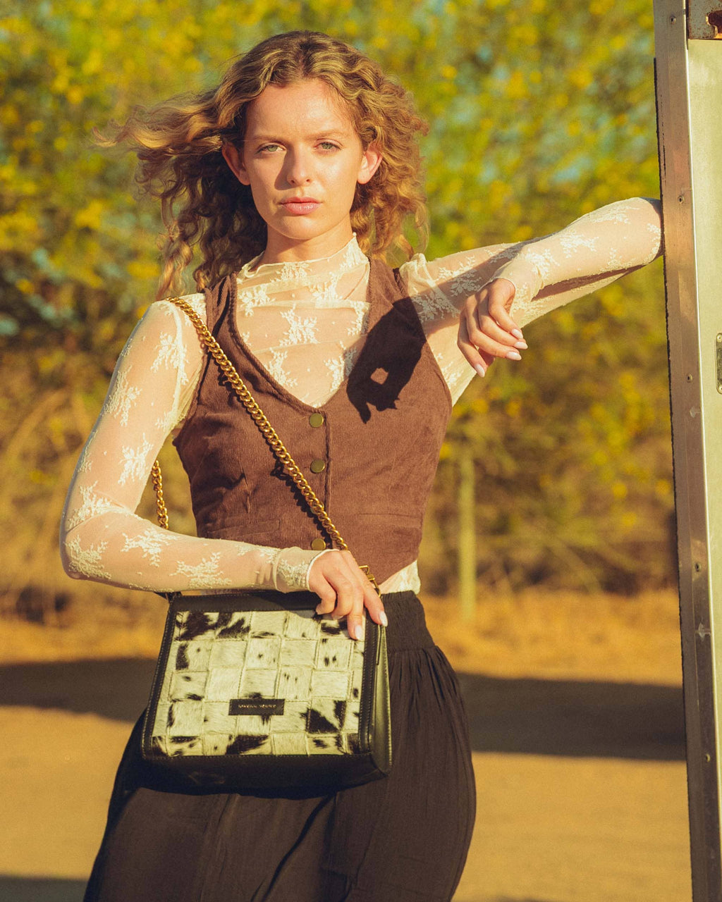 LOYAL WEST SCRAPPY MEDIUM CHAIN BAG IN COWHIDE AND BLACK CALFSKIN: Variants Combo